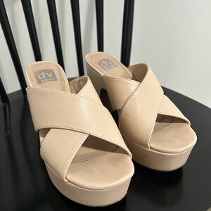 DV by Dolce Vita Women's Cream Platform Sandals